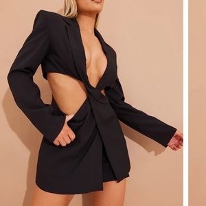 Prettylittlething Black Extreme Cut Out Waist Detail Blazer